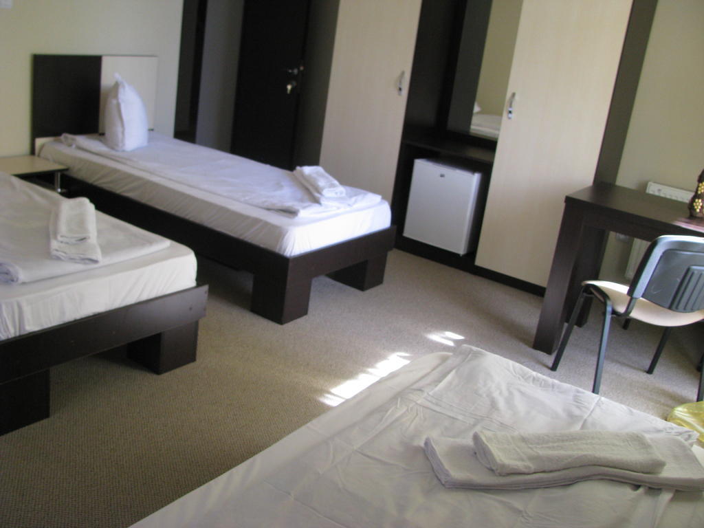 Hotel Babilon Bucharest Room photo