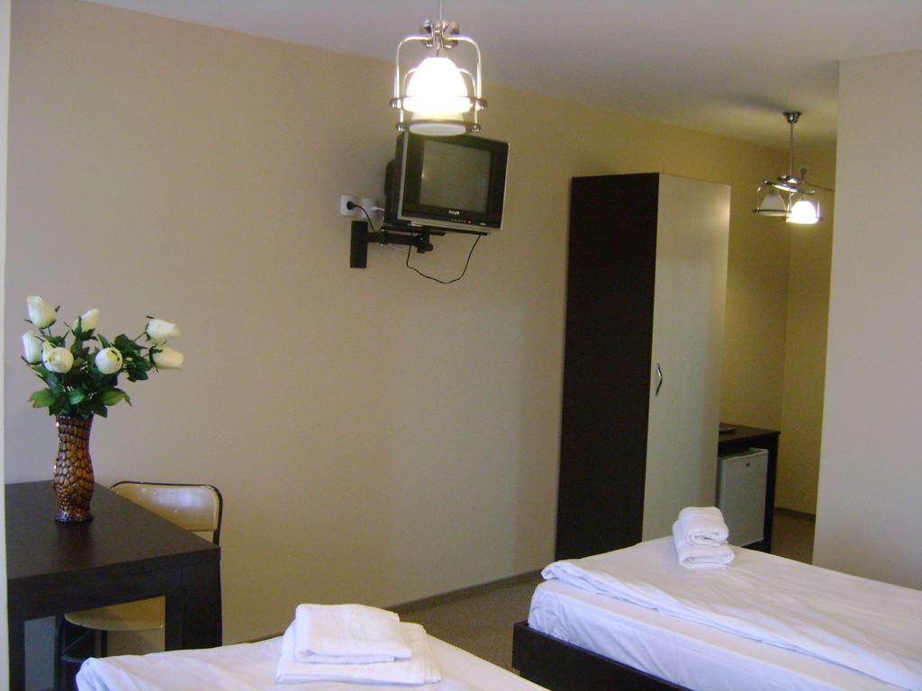 Hotel Babilon Bucharest Room photo